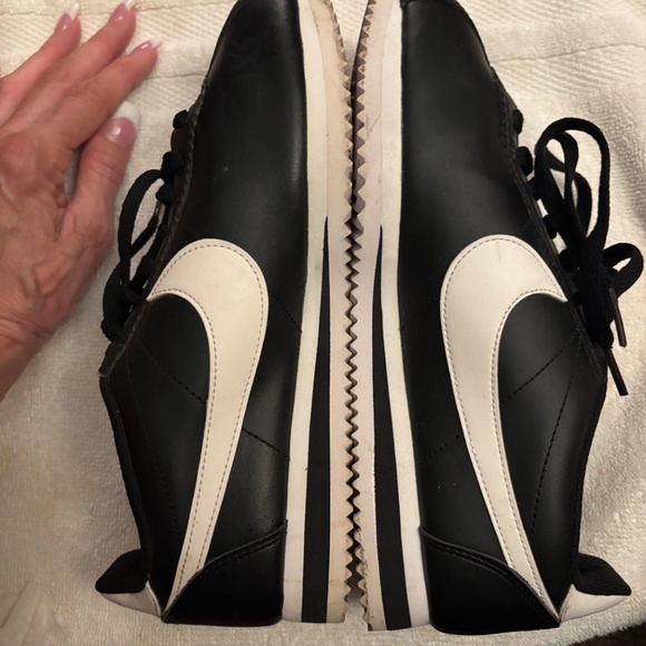 Women’s Nike Cortez Size: 7.5 - Picture 2 of 7